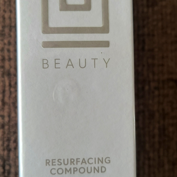 U Beauty Resurfacing Compound 30 ML  Luxury Skin Care - Picture 1 of 3